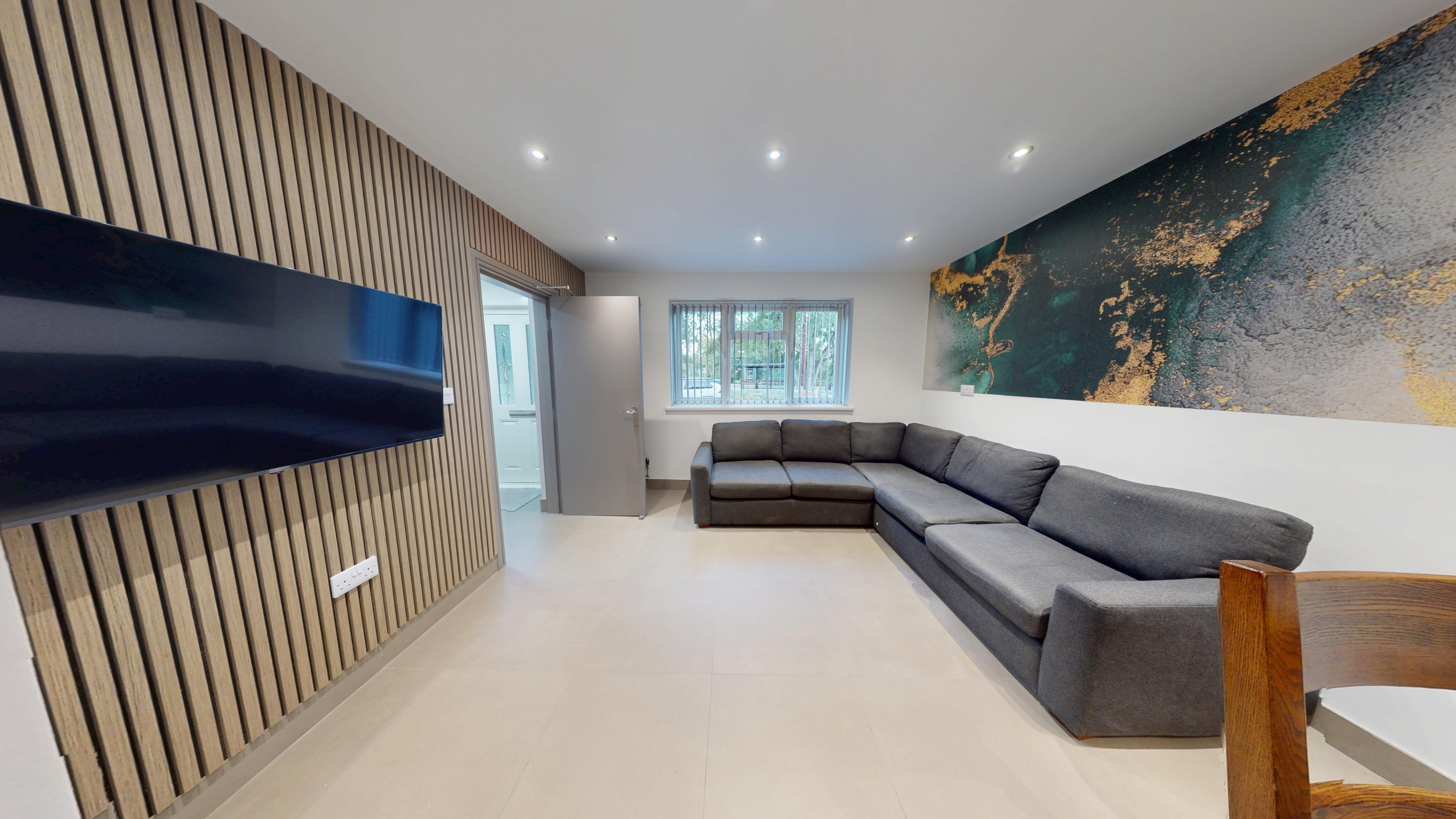 8 Kirby Corner Road — 6-Bed House